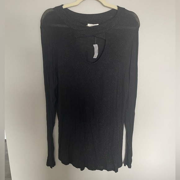 Maurices Shimmer Cut Out Top Women’s Large Long Sleeved NWT - Picture 1 of 4